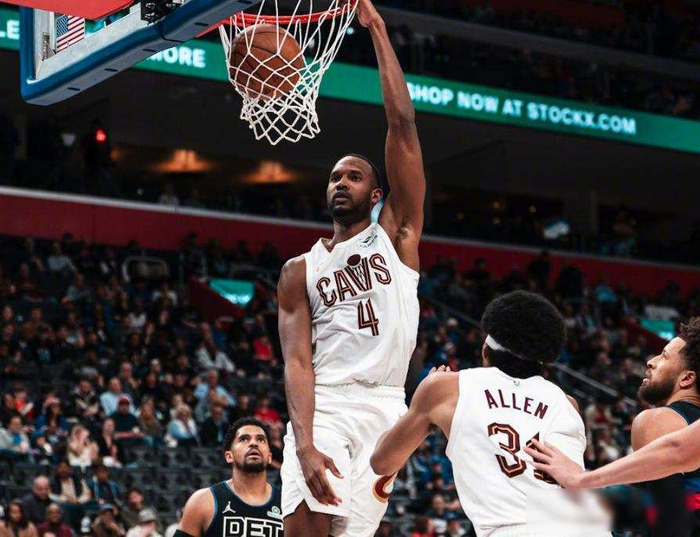 开云体育官网-替补席突然发力，首发却集体隐身,骑士让人看懂了什么叫真深度|三分球|莫布里|阿伦|加时赛|克利夫兰骑士队_新浪体育_新浪新闻